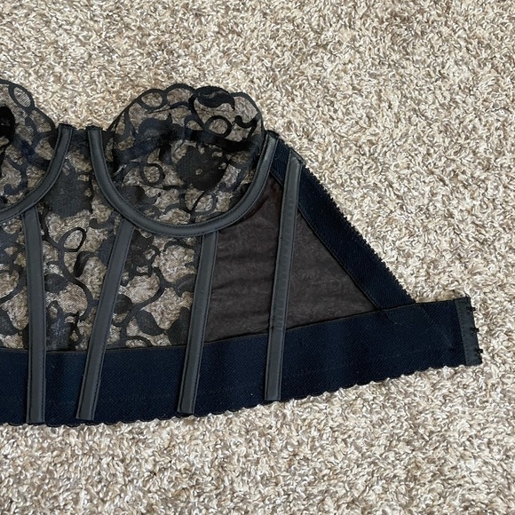 Vintage Victoria’s Secret Black Lace Bustier Corset 34B gold label small petit - Picture 10 of 11